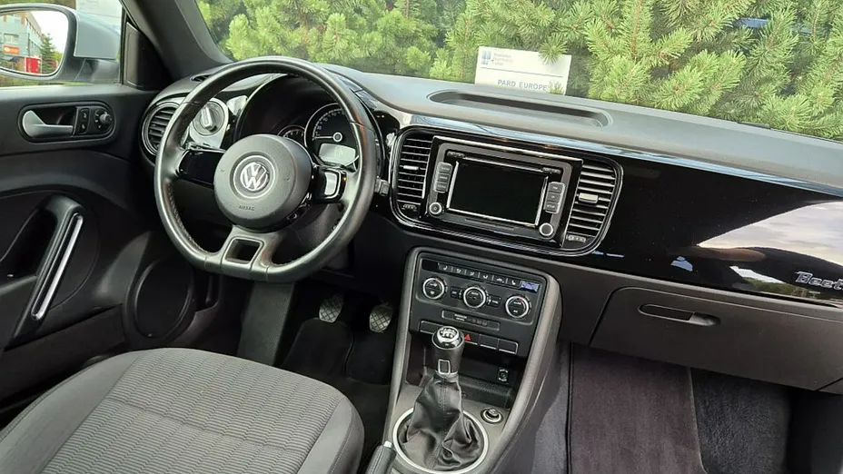 VOLKSWAGEN Beetle -