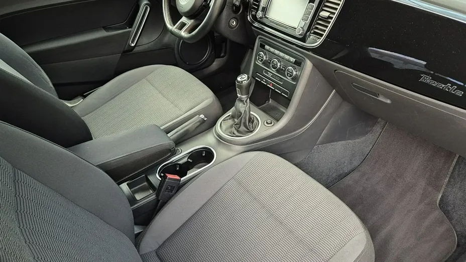 VOLKSWAGEN Beetle -