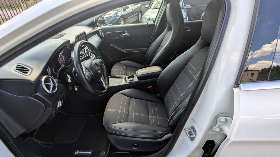 MERCEDES-BENZ GLA -