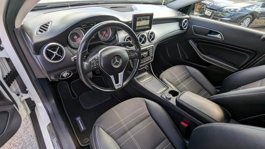MERCEDES-BENZ GLA -