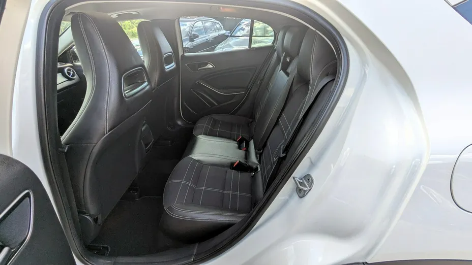 MERCEDES-BENZ GLA -