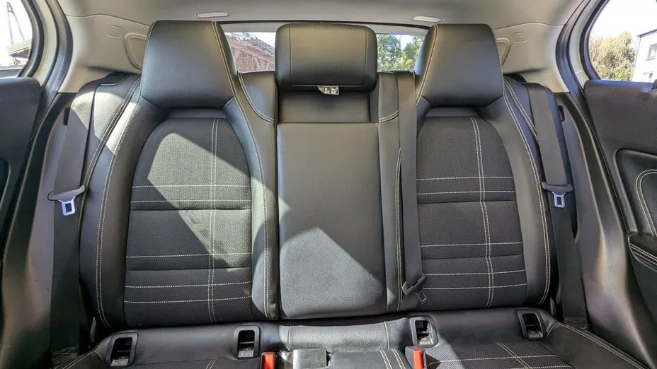 MERCEDES-BENZ GLA -