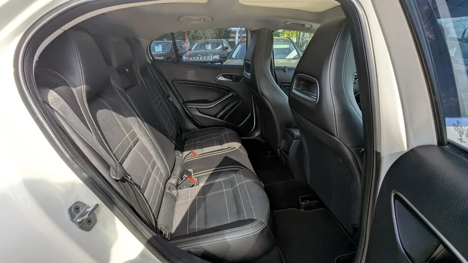 MERCEDES-BENZ GLA -