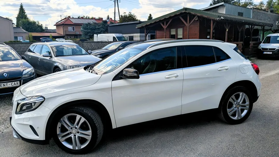 MERCEDES-BENZ GLA -