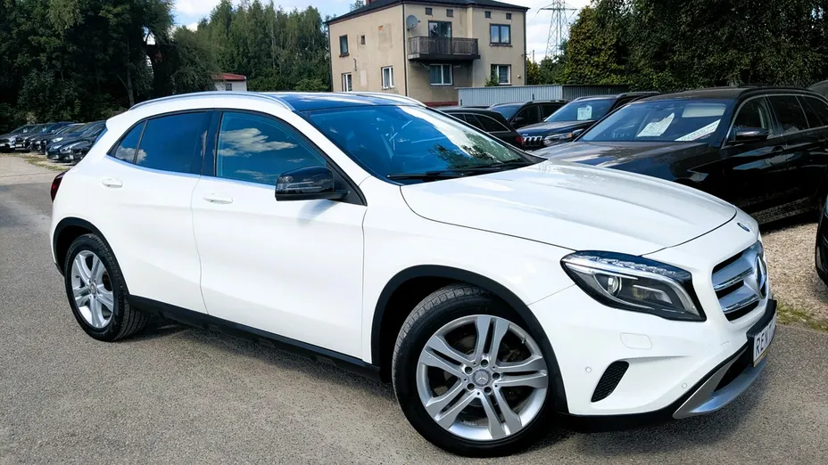 MERCEDES-BENZ GLA -