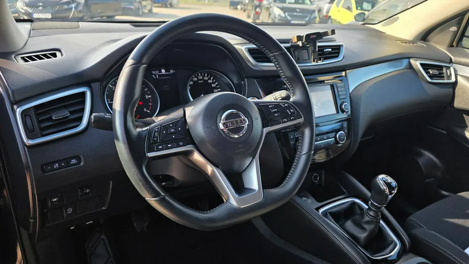 NISSAN Qashqai -