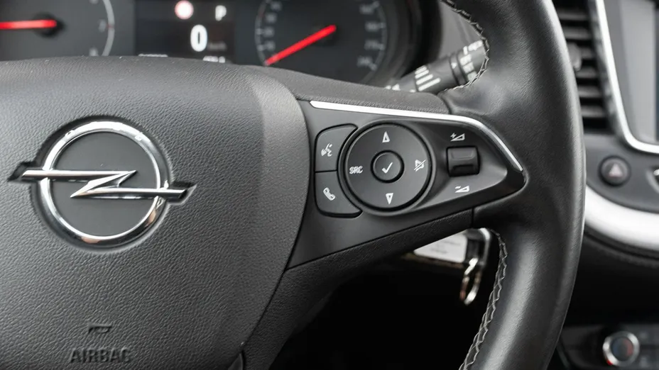 OPEL Grandland X -