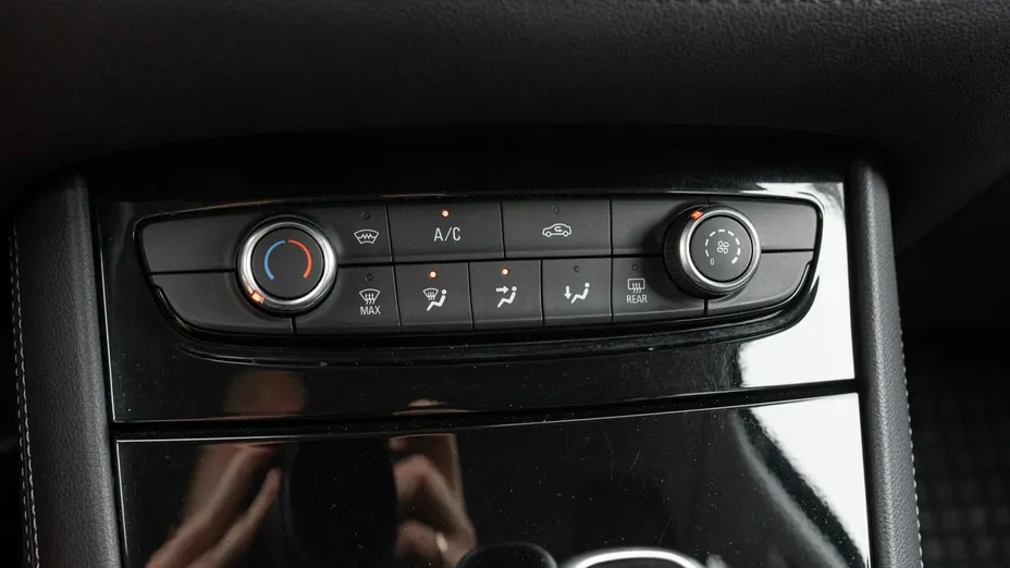 OPEL Grandland X -