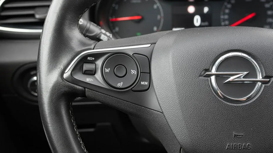 OPEL Grandland X -