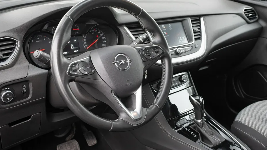 OPEL Grandland X -