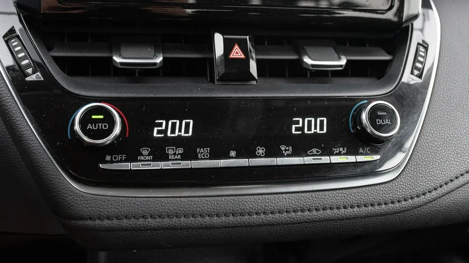 TOYOTA Corolla -