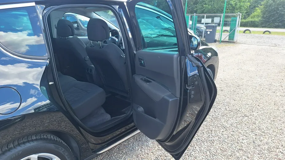 PEUGEOT 3008 -