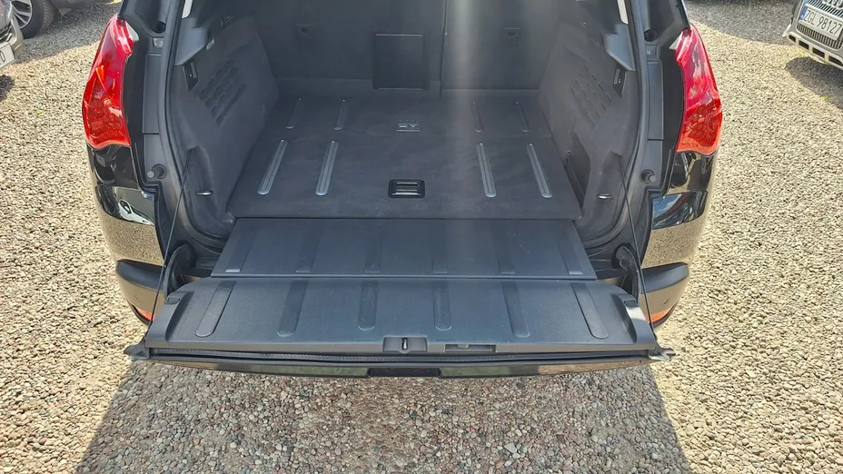 PEUGEOT 3008 -