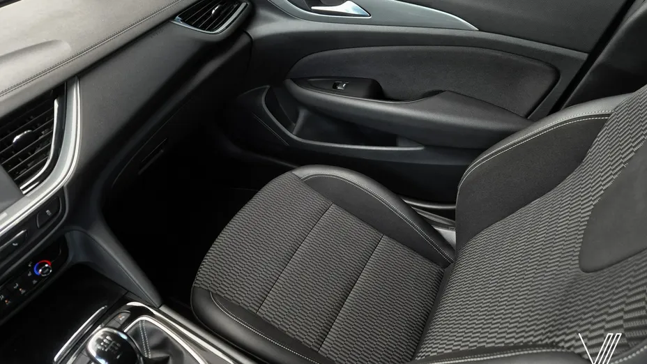 OPEL Insignia -