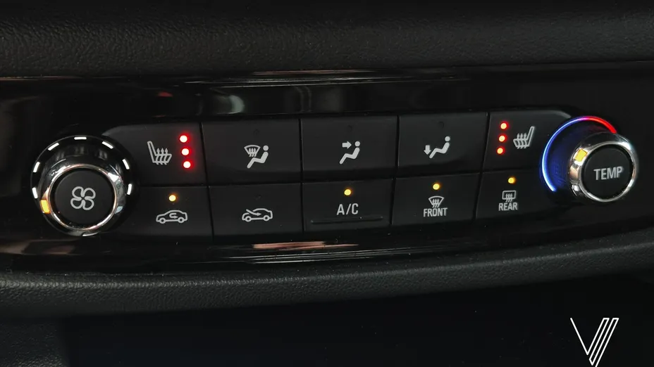 OPEL Insignia -