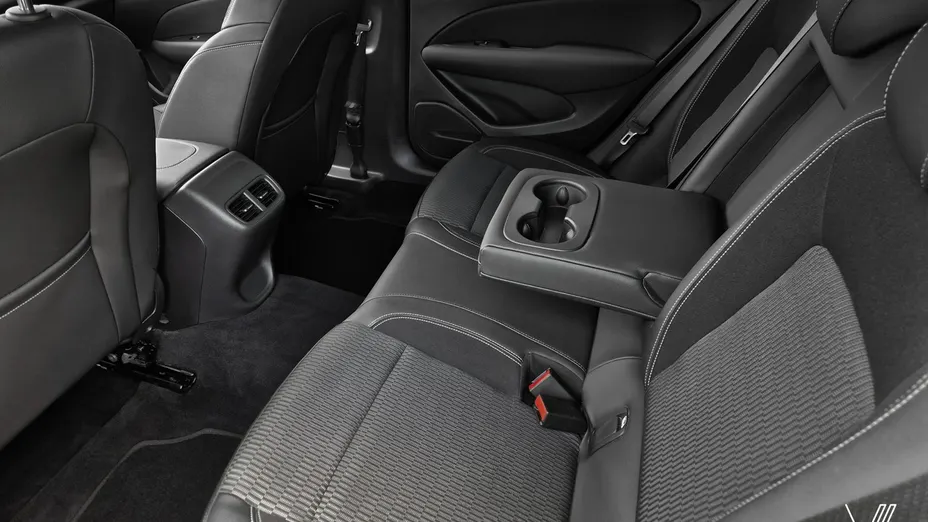 OPEL Insignia -