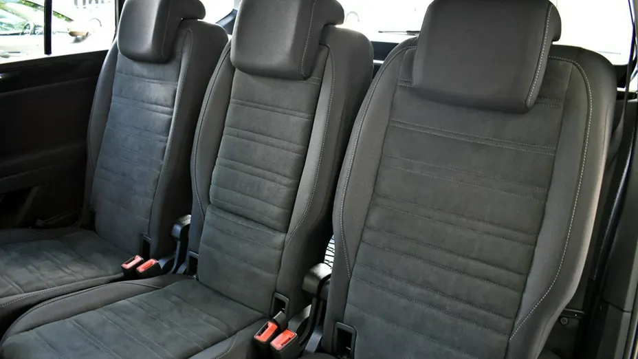 VOLKSWAGEN Touran -