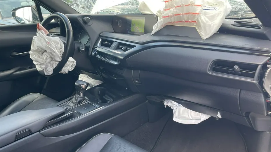 LEXUS UX -