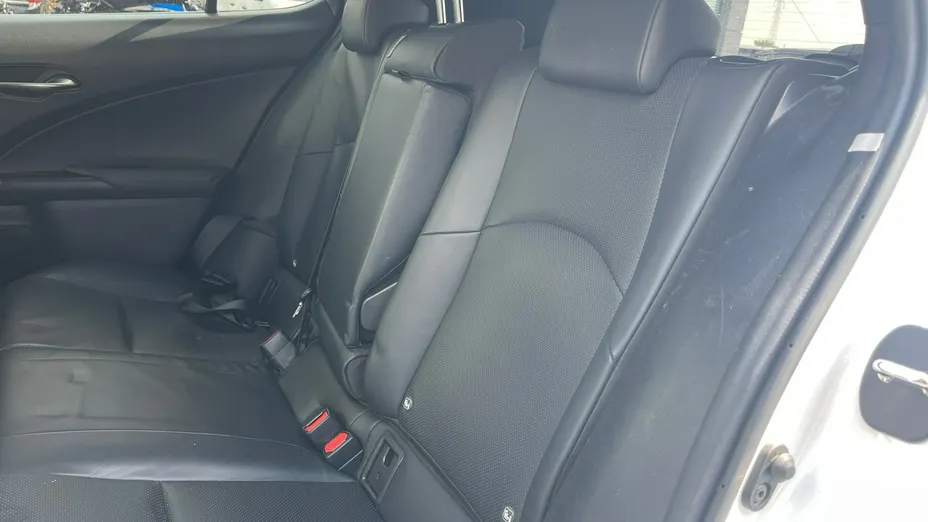 LEXUS UX -