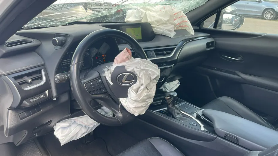 LEXUS UX -