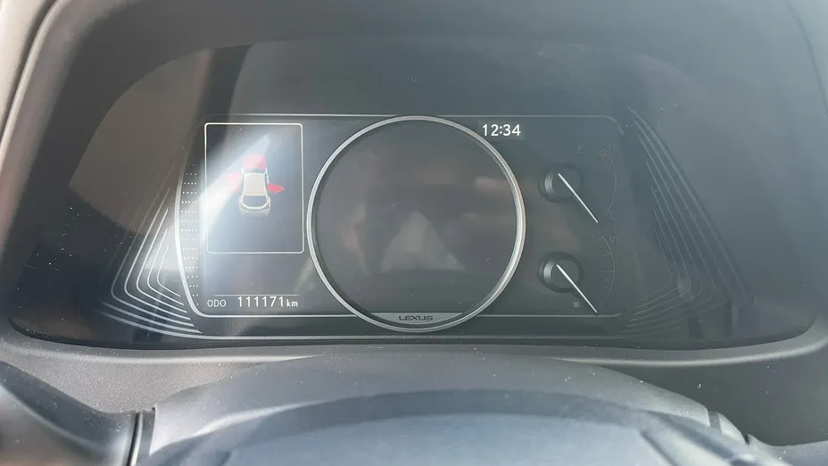 LEXUS UX -