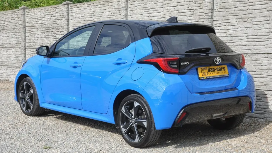 TOYOTA Yaris -