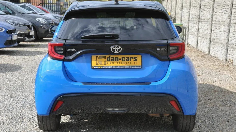 TOYOTA Yaris -