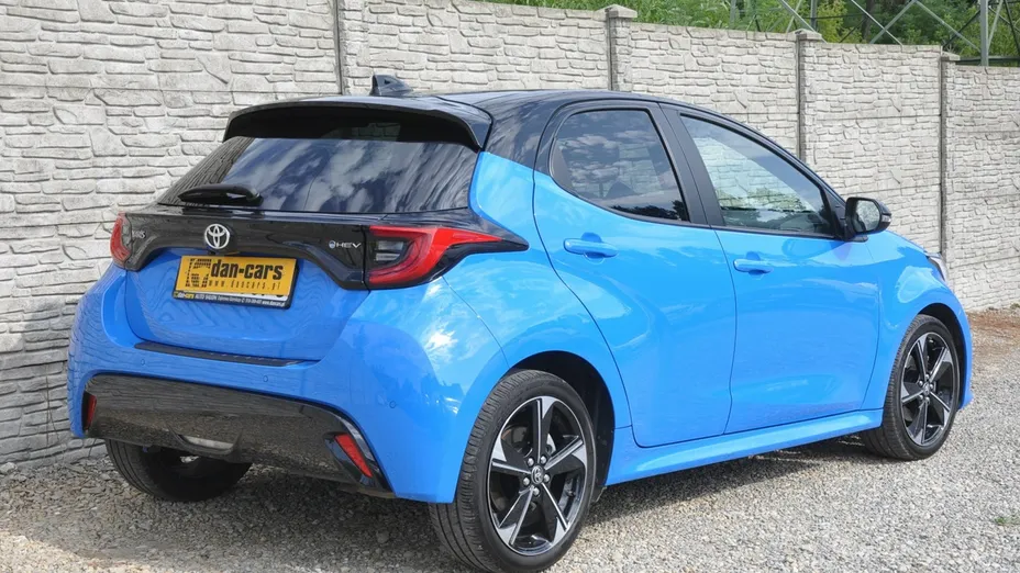 TOYOTA Yaris -
