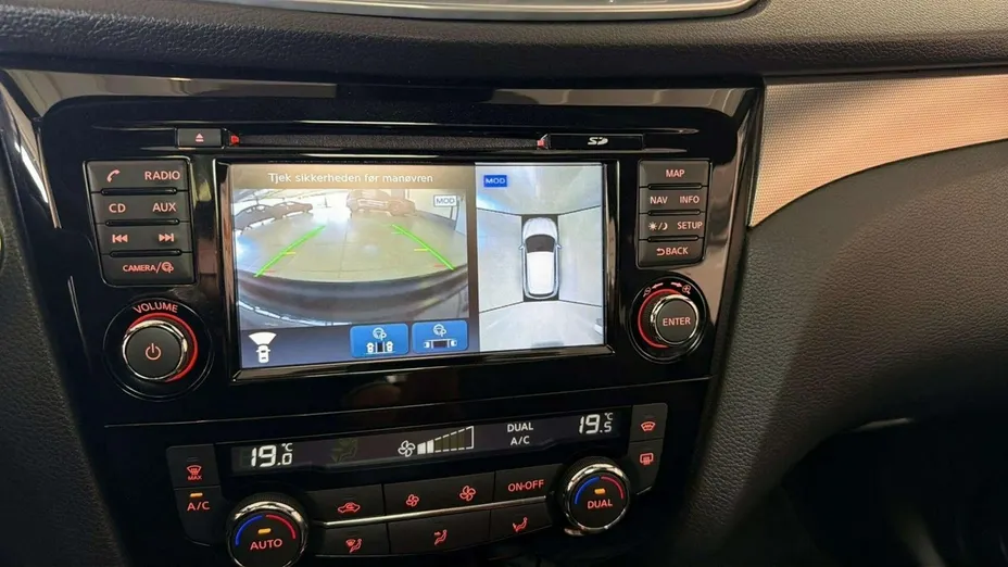 NISSAN Qashqai -