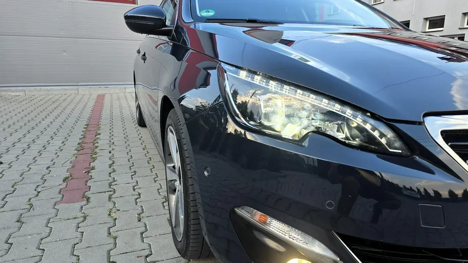 PEUGEOT 308 -