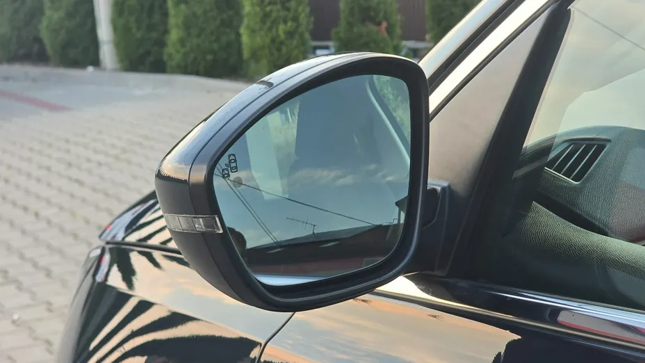 PEUGEOT 308 -
