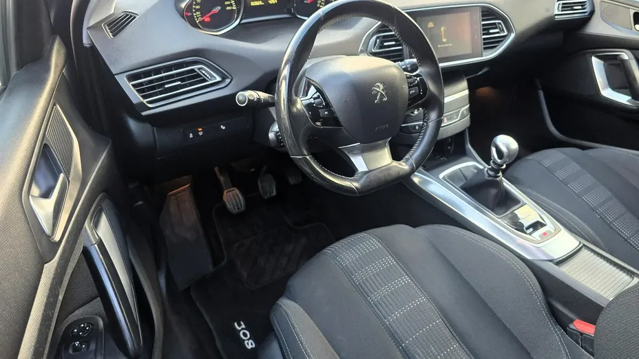 PEUGEOT 308 -