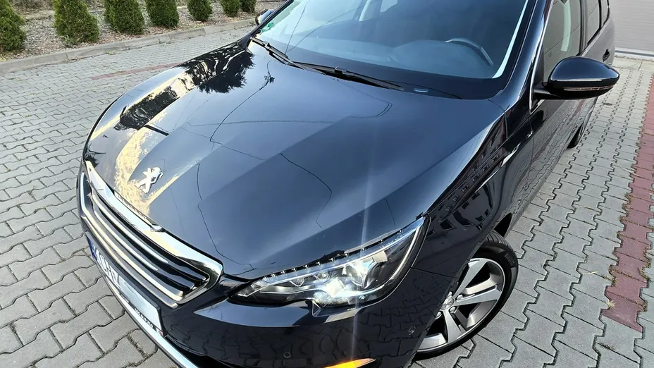 PEUGEOT 308 -