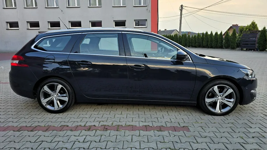 PEUGEOT 308 -