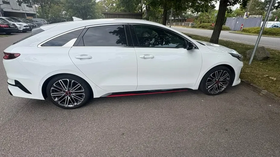KIA ProCeed -