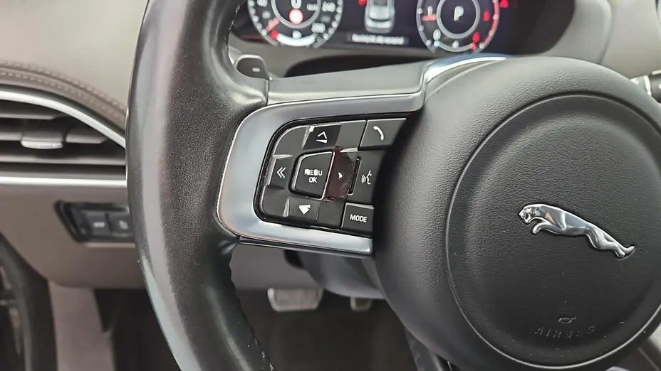 JAGUAR F-Pace -