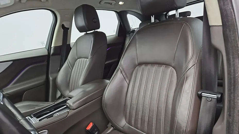 JAGUAR F-Pace -