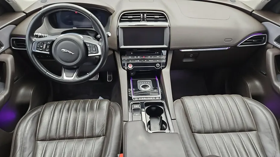 JAGUAR F-Pace -