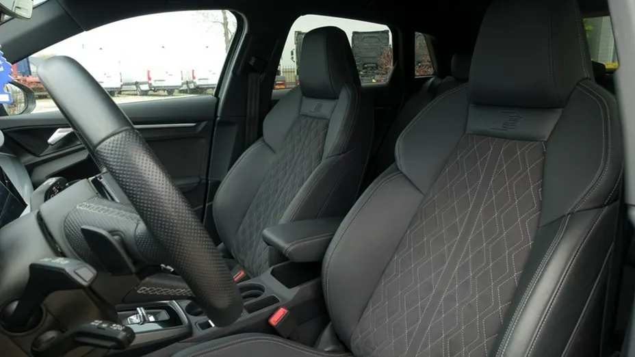 AUDI S3 Sportback -