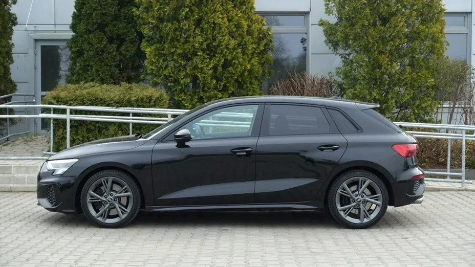 AUDI S3 Sportback -