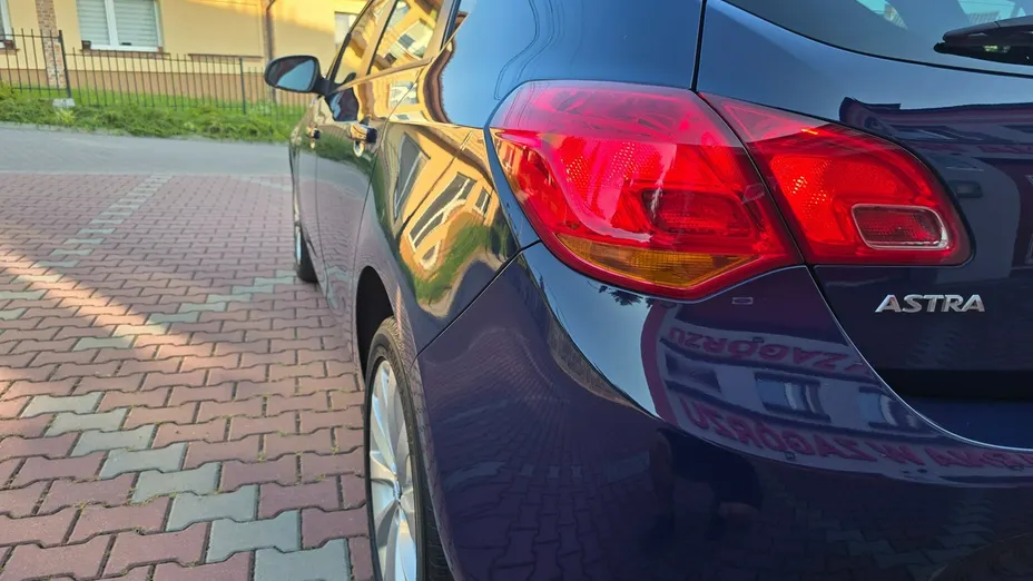 OPEL Astra -