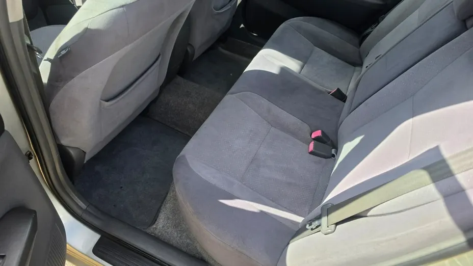 TOYOTA Prius -