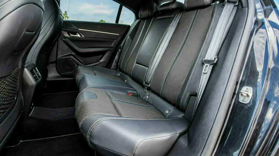 PEUGEOT 508 -