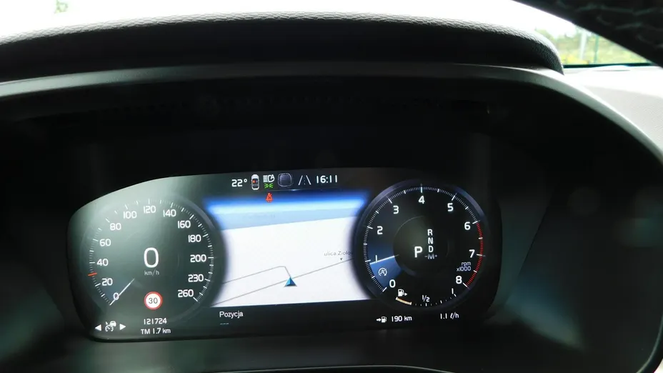 VOLVO XC40 -