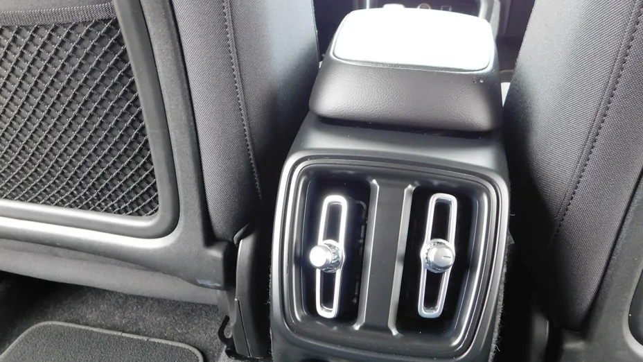 VOLVO XC40 -