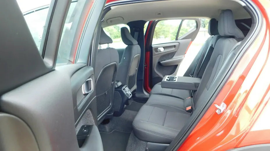 VOLVO XC40 -