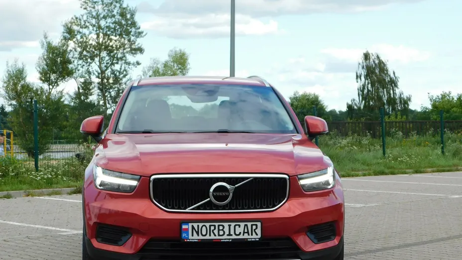 VOLVO XC40 -