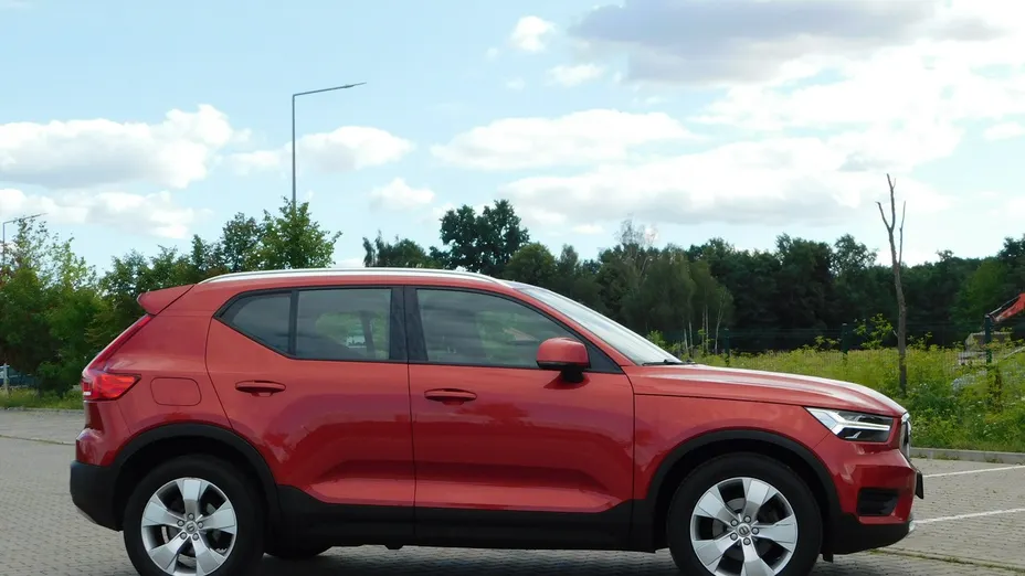 VOLVO XC40 -
