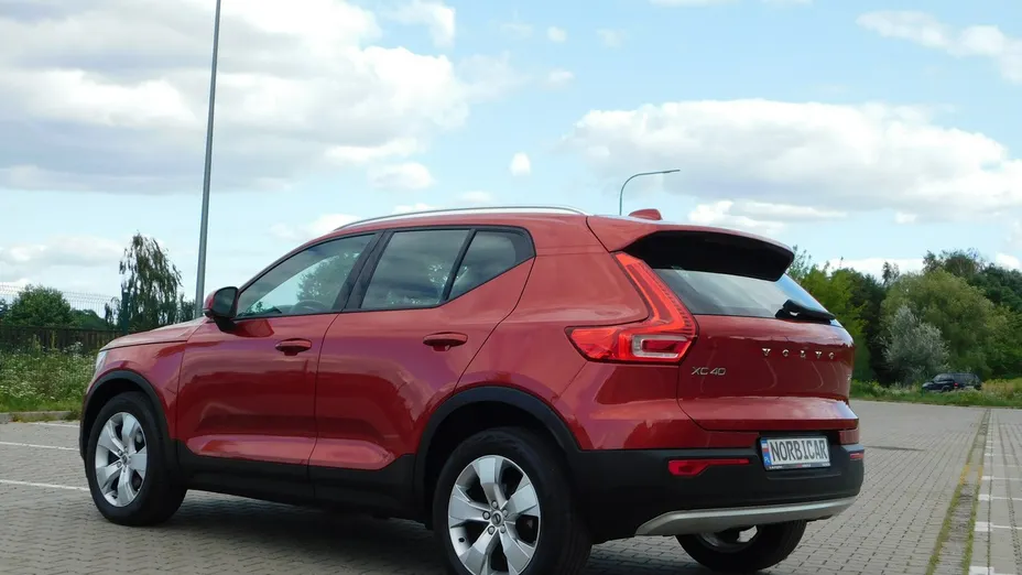 VOLVO XC40 -