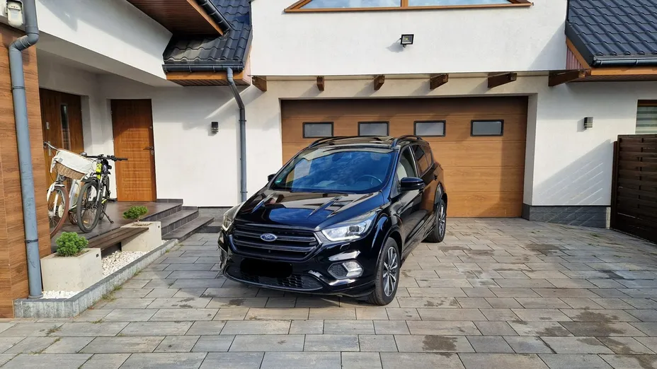 FORD Kuga -